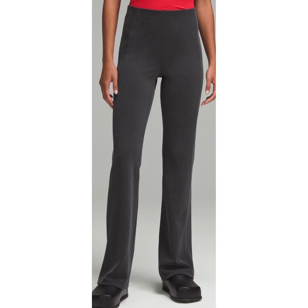 Lululemon Ribbed Softstreme Flared Pant HBLK. NWOT Size 2